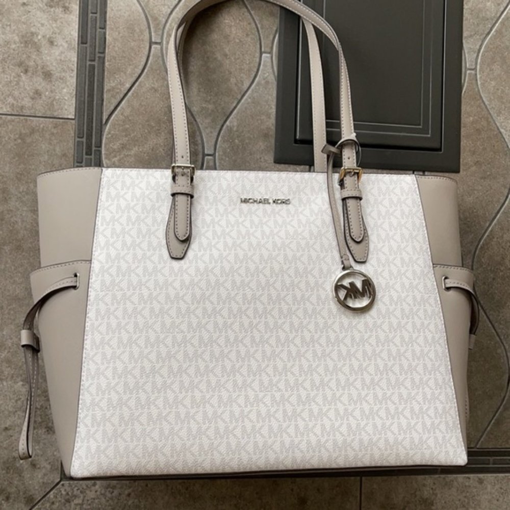 Michael Kors Gilly Large Drawstring Travel Tote Bag MK Bright White - Picture 1 of 16